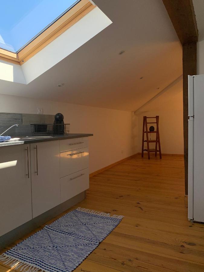 La Vue Sur Le Clocher Auriac-sur-Vendinelle Exterior foto